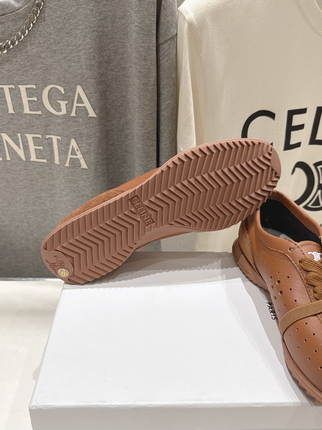 高版本出厂 CELINE*思琳赛琳F037 2026ss新款徽标系带阿甘鞋休闲运动鞋小白鞋 简单舒服,干净利落,百 高版本出厂 CELINE*思琳赛琳F037 2026ss新款徽标系带阿甘鞋休闲运动鞋小白鞋 简单舒服,干净利落,百