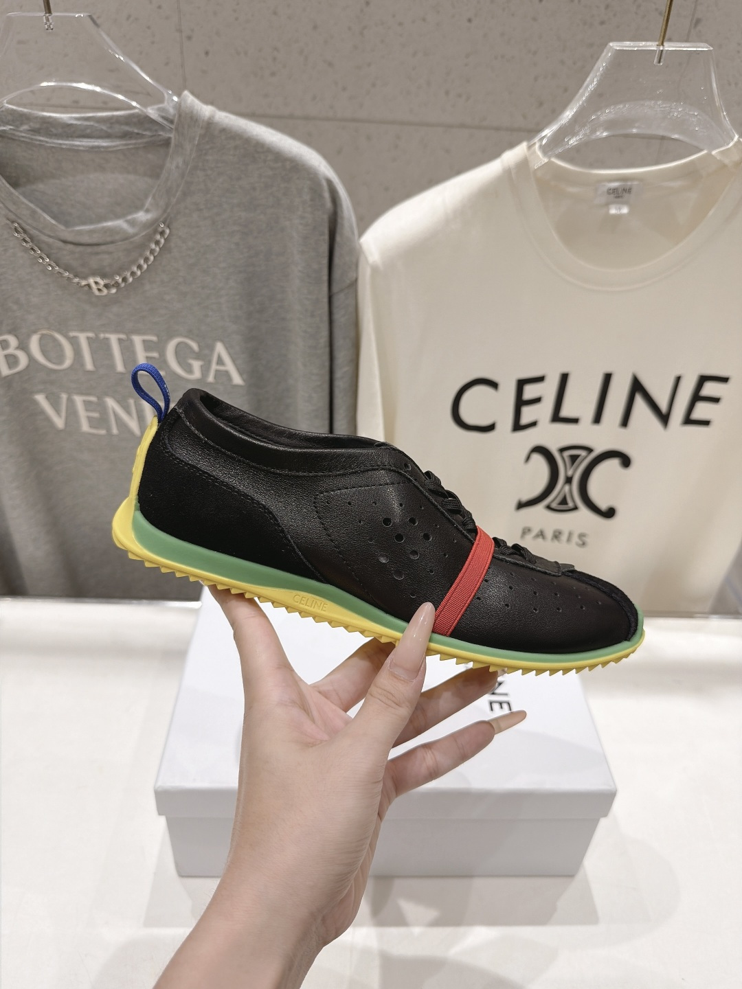 高版本出厂    CELINE*思琳赛琳F037 2026ss新款徽标系带阿甘鞋休闲运动鞋小白鞋 简单舒服，干净利落，百