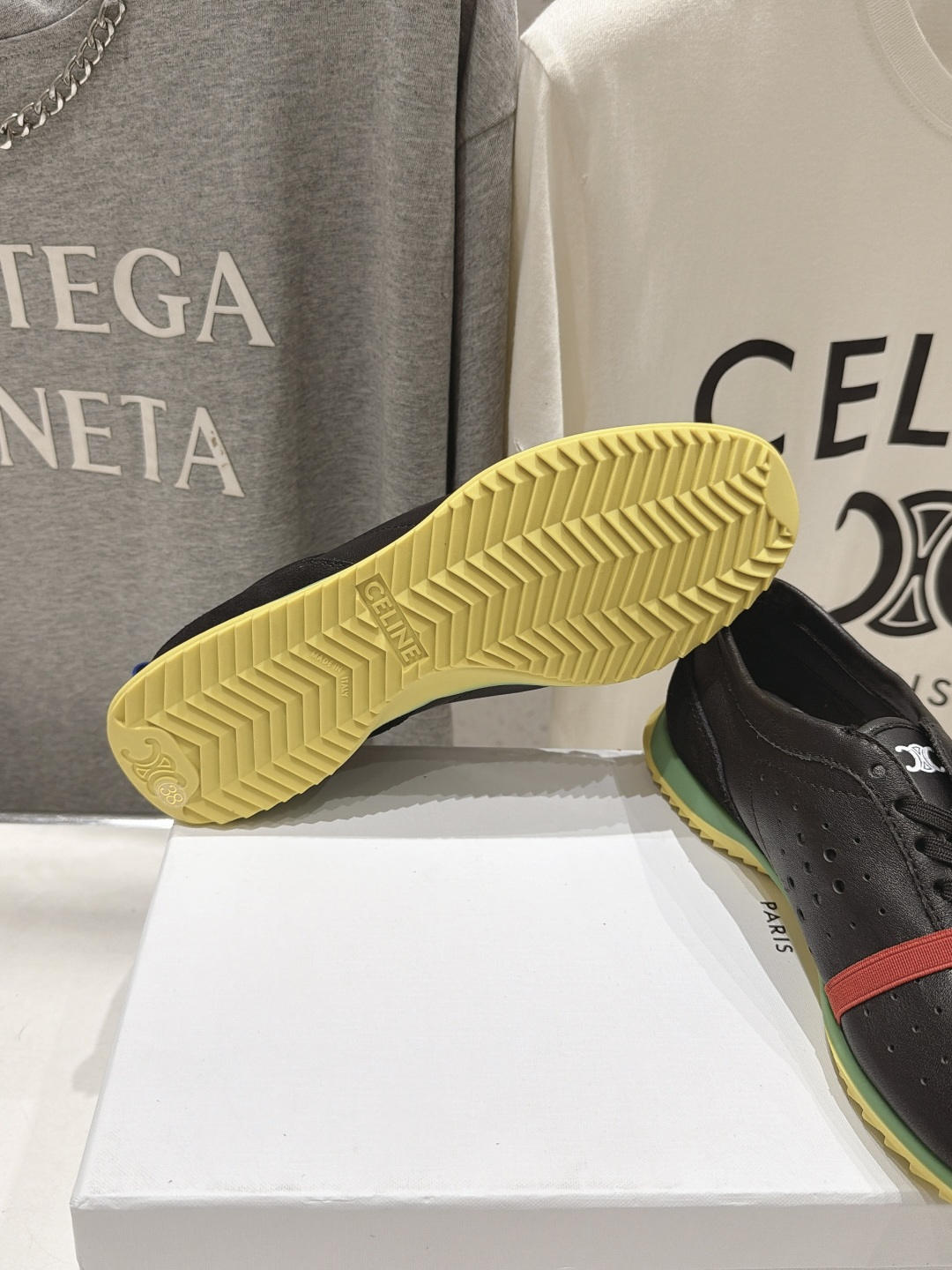 高版本出厂    CELINE*思琳赛琳F037 2026ss新款徽标系带阿甘鞋休闲运动鞋小白鞋 简单舒服，干净利落，百