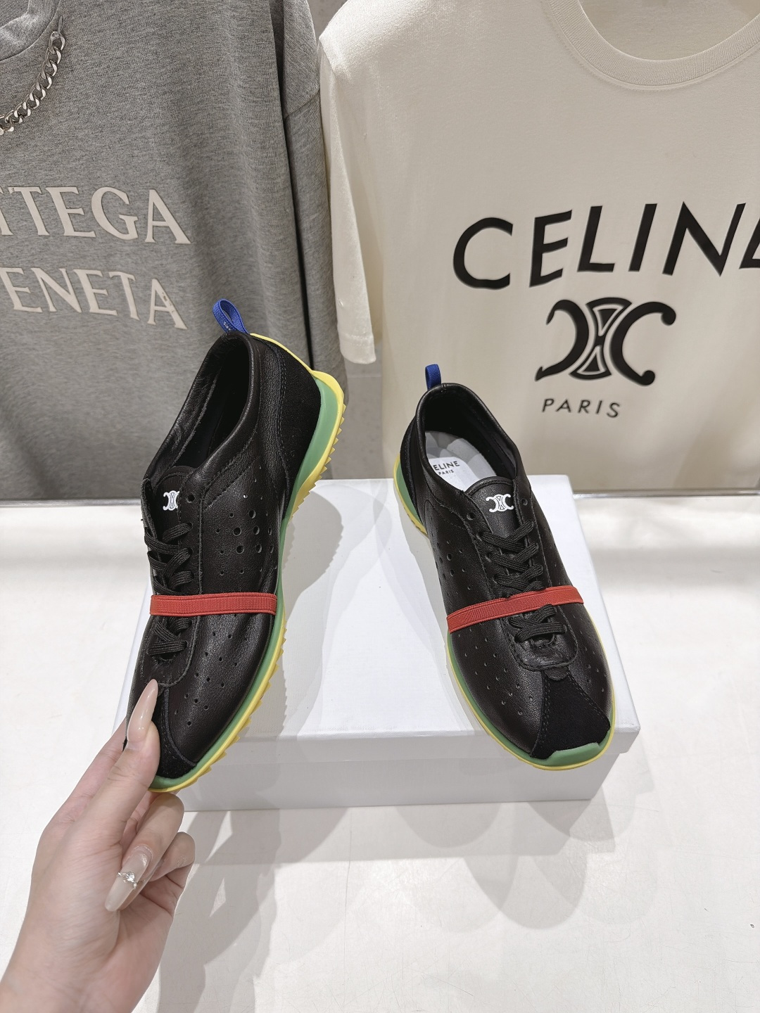 高版本出厂    CELINE*思琳赛琳F037 2026ss新款徽标系带阿甘鞋休闲运动鞋小白鞋 简单舒服，干净利落，百