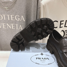 高版本出厂 Prada* 普拉达F027 ss26new arrival~P家2026ss新品三角扣单鞋乐福鞋休闲 高版本出厂 Prada* 普拉达F027 ss26new arrival~P家2026ss新品三角扣单鞋乐福鞋休闲
