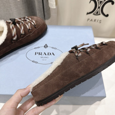 高版本出厂 Prada*普拉达F027 2026ss秋冬新款毛里居家半包毛毛鞋乐福鞋毛拖鞋✨闪亮登场✨ 时尚大方的 高版本出厂 Prada*普拉达F027 2026ss秋冬新款毛里居家半包毛毛鞋乐福鞋毛拖鞋✨闪亮登场✨ 时尚大方的
