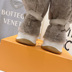 高版本出厂 LOUIS VUITTON~LV路易威登F048 L家驴牌新款厚底高帮羊毛休闲鞋毛靴短靴 原版购入开发 高版本出厂 LOUIS VUITTON~LV路易威登F048 L家驴牌新款厚底高帮羊毛休闲鞋毛靴短靴 原版购入开发