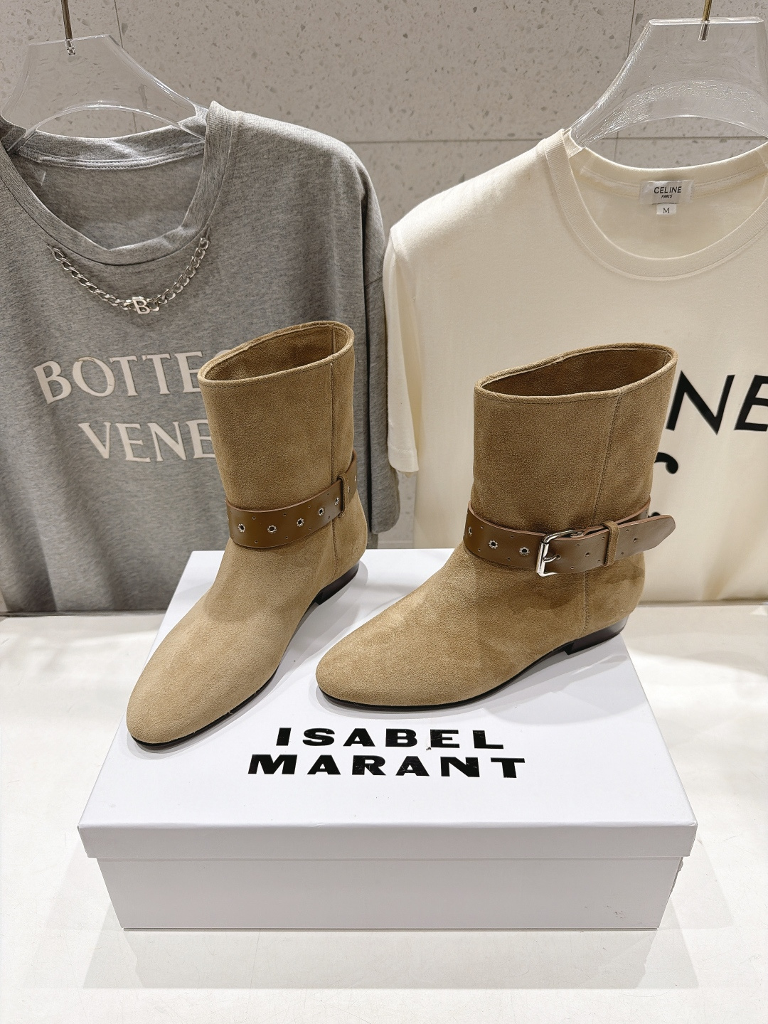 高版本出厂 Isabel Marant/伊莎贝尔2026ss秋冬新款平底搭扣短靴 超级有高级感上脚超好看·关键超级舒 高版本出厂 Isabel Marant/伊莎贝尔2026ss秋冬新款平底搭扣短靴 超级有高级感上脚超好看·关键超级舒