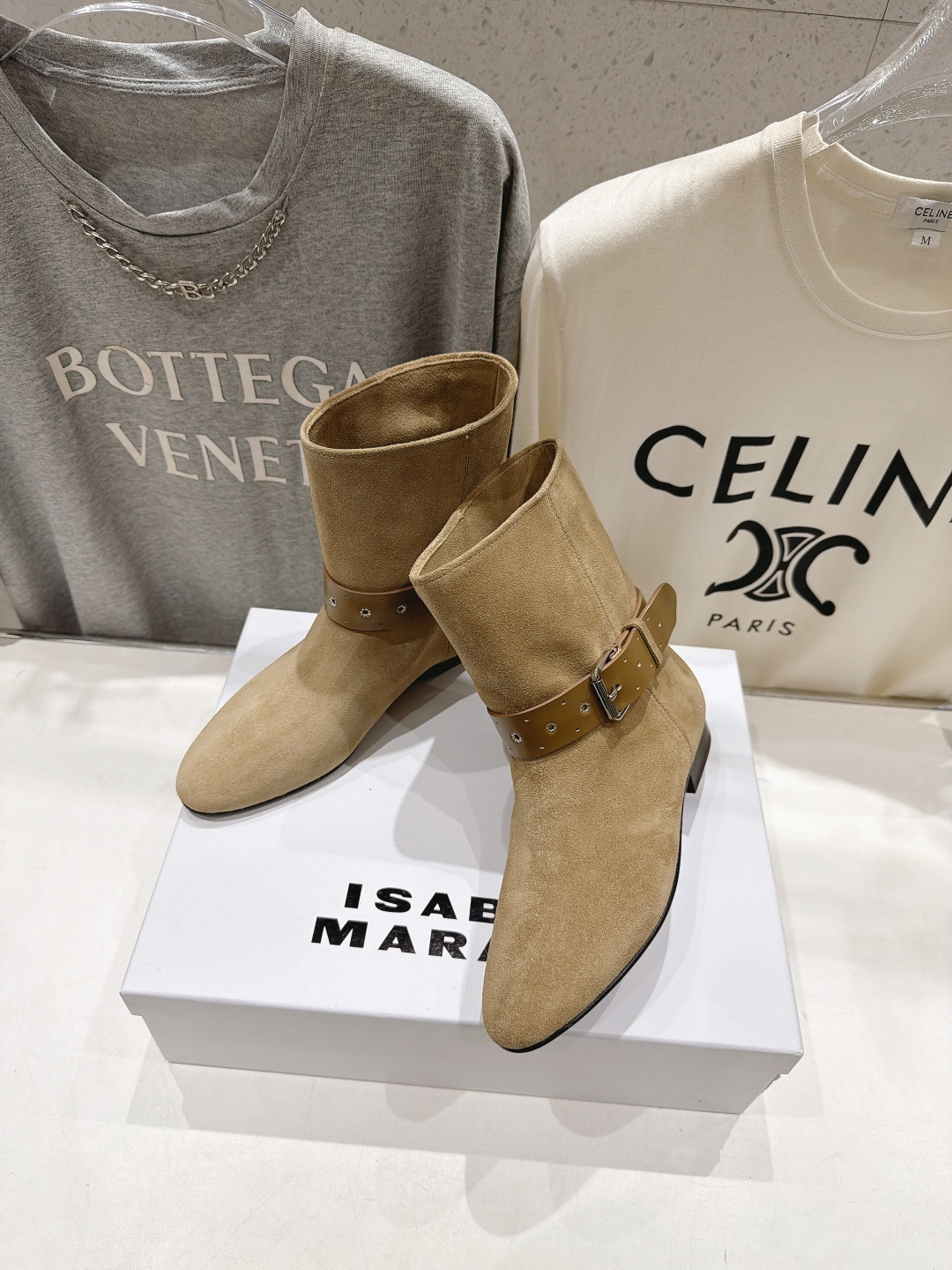 高版本出厂 Isabel Marant/伊莎贝尔2026ss秋冬新款平底搭扣短靴 超级有高级感上脚超好看·关键超级舒 高版本出厂 Isabel Marant/伊莎贝尔2026ss秋冬新款平底搭扣短靴 超级有高级感上脚超好看·关键超级舒