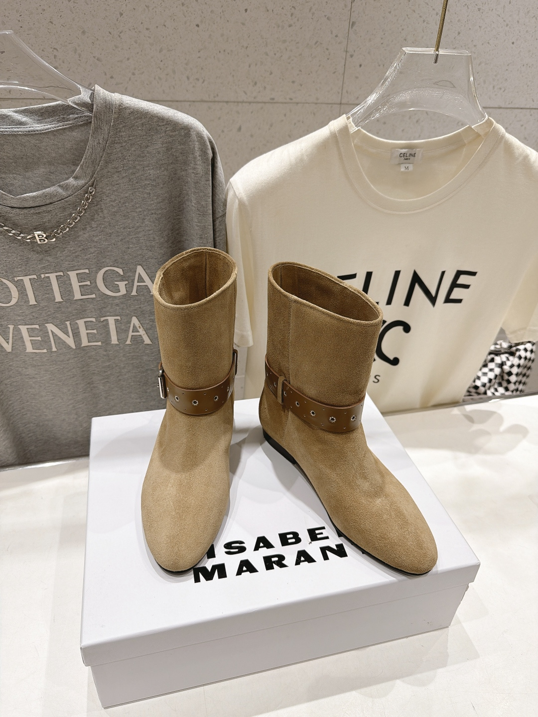高版本出厂 Isabel Marant/伊莎贝尔2026ss秋冬新款平底搭扣短靴 超级有高级感上脚超好看·关键超级舒 高版本出厂 Isabel Marant/伊莎贝尔2026ss秋冬新款平底搭扣短靴 超级有高级感上脚超好看·关键超级舒