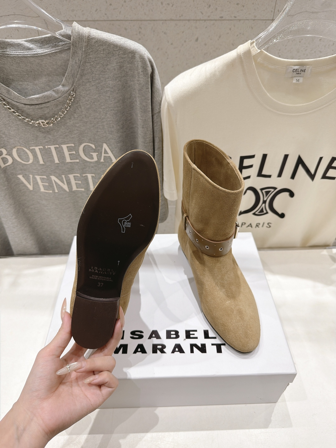 高版本出厂 Isabel Marant/伊莎贝尔2026ss秋冬新款平底搭扣短靴 超级有高级感上脚超好看·关键超级舒 高版本出厂 Isabel Marant/伊莎贝尔2026ss秋冬新款平底搭扣短靴 超级有高级感上脚超好看·关键超级舒