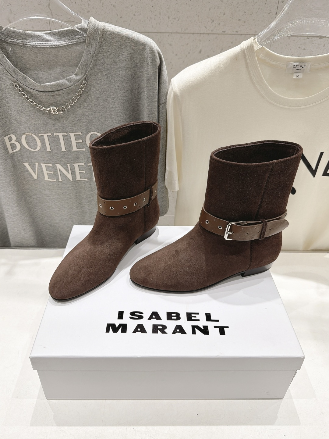 高版本出厂 Isabel Marant/伊莎贝尔2026ss秋冬新款平底搭扣短靴 超级有高级感上脚超好看·关键超级舒 高版本出厂 Isabel Marant/伊莎贝尔2026ss秋冬新款平底搭扣短靴 超级有高级感上脚超好看·关键超级舒