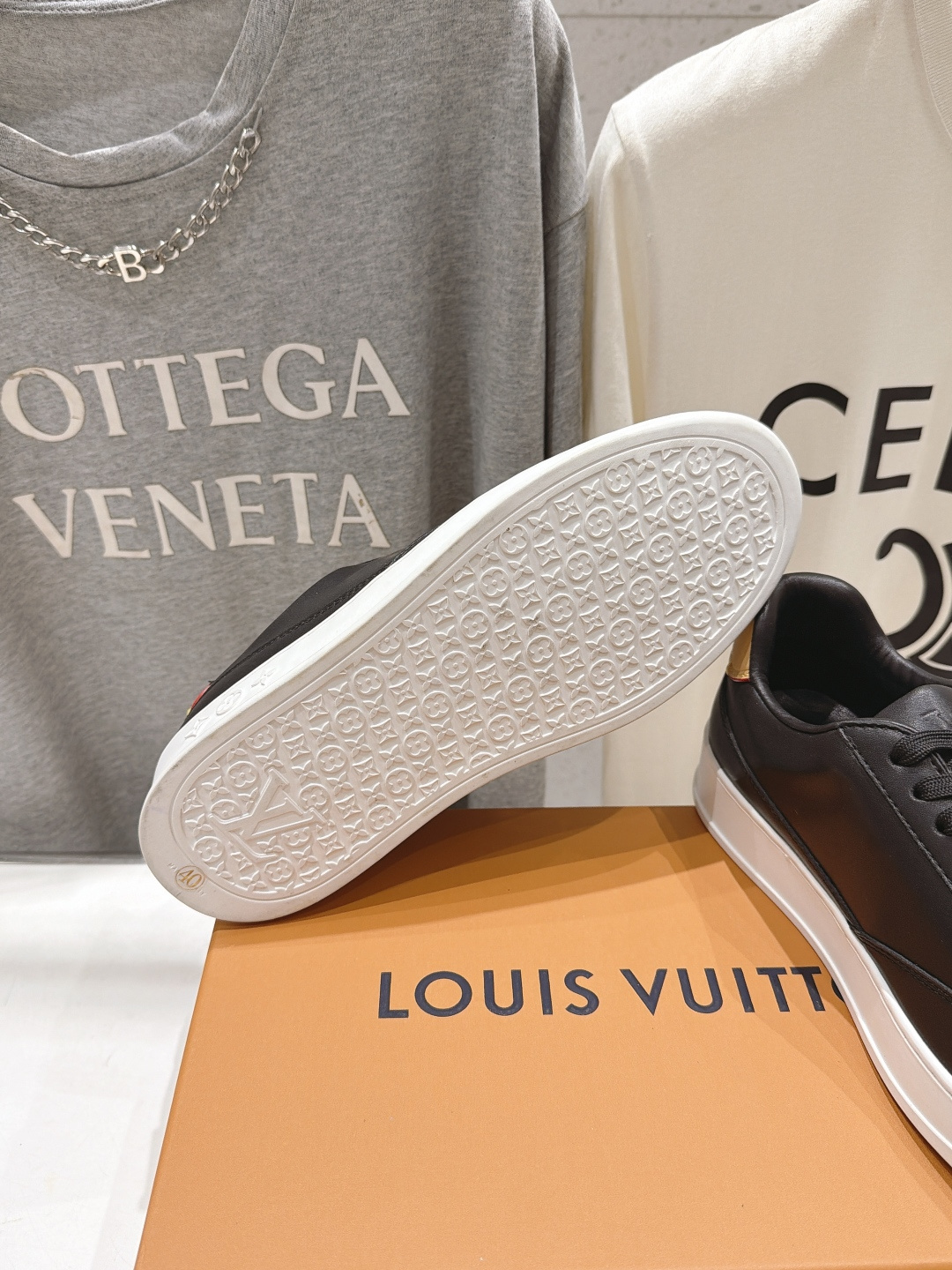 高版本出厂 只有男码 LOUIS VUITTON~LV路易威登F048 L家驴牌最新款男士系列厚底运动休闲鞋 原版购 高版本出厂 只有男码 LOUIS VUITTON~LV路易威登F048 L家驴牌最新款男士系列厚底运动休闲鞋 原版购