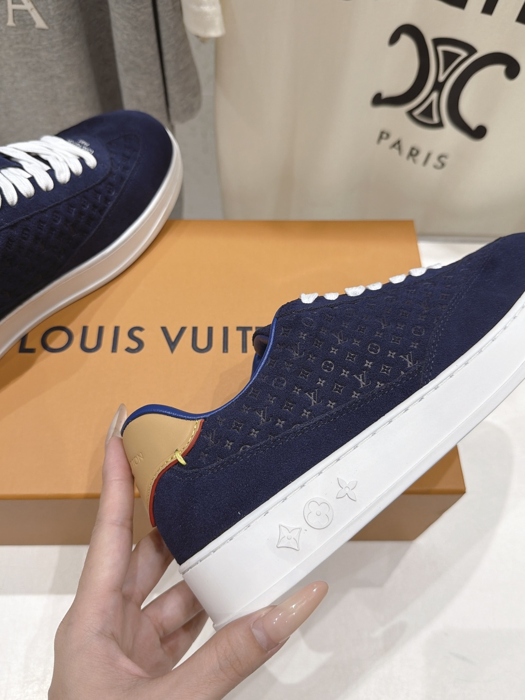 高版本出厂 只有男码 LOUIS VUITTON~LV路易威登F048 L家驴牌最新款男士系列厚底运动休闲鞋 原版购 高版本出厂 只有男码 LOUIS VUITTON~LV路易威登F048 L家驴牌最新款男士系列厚底运动休闲鞋 原版购
