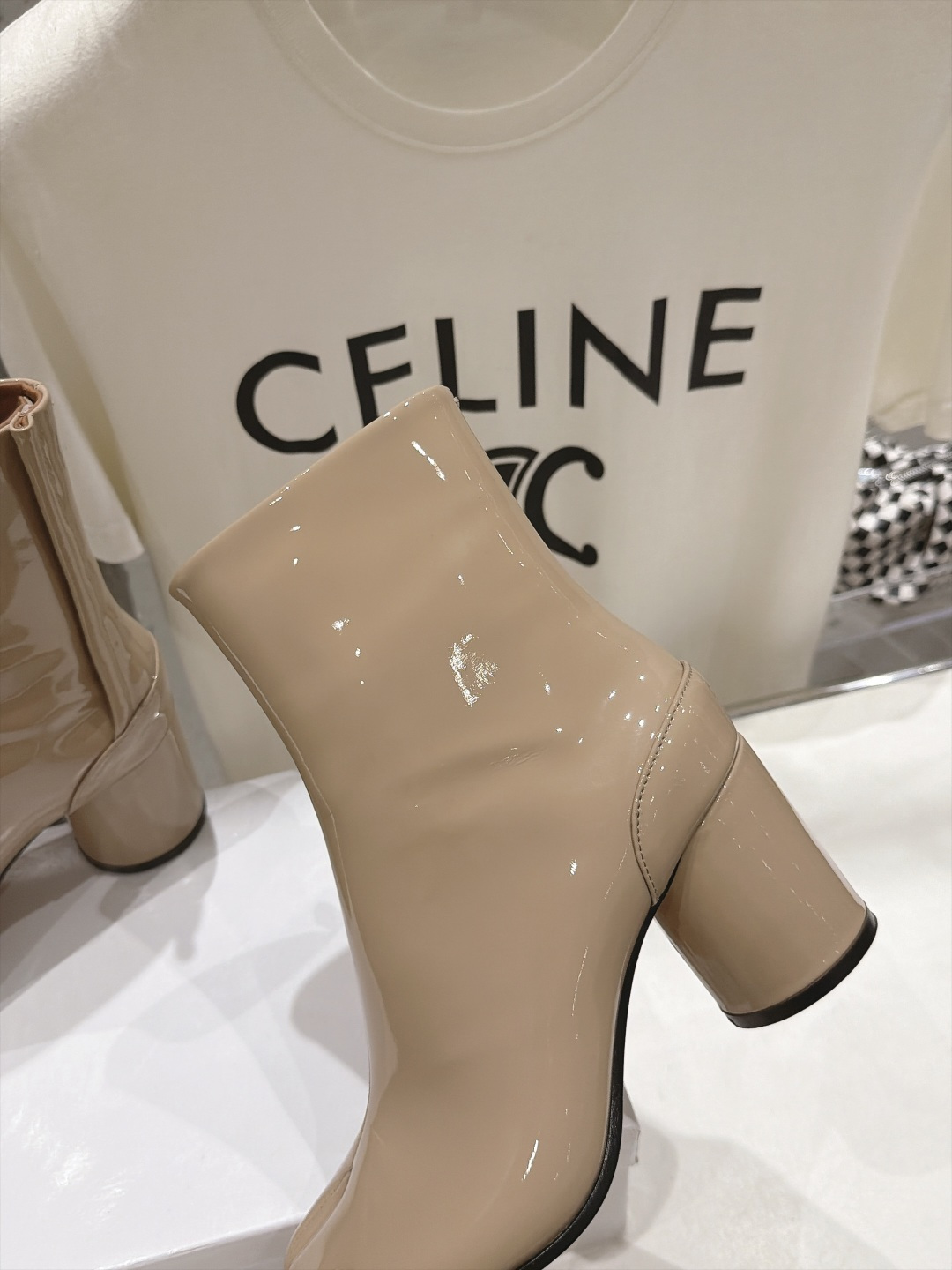 高版本出厂   Maison Margiela MM6马吉拉F020 26ss秋冬季新品分趾靴粗跟短靴 MM6这款分趾短