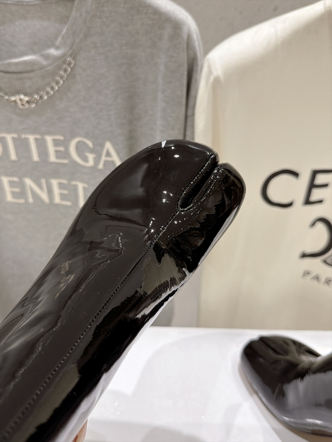 高版本出厂   Maison Margiela MM6马吉拉F020 26ss秋冬季新品分趾靴粗跟短靴 MM6这款分趾短
