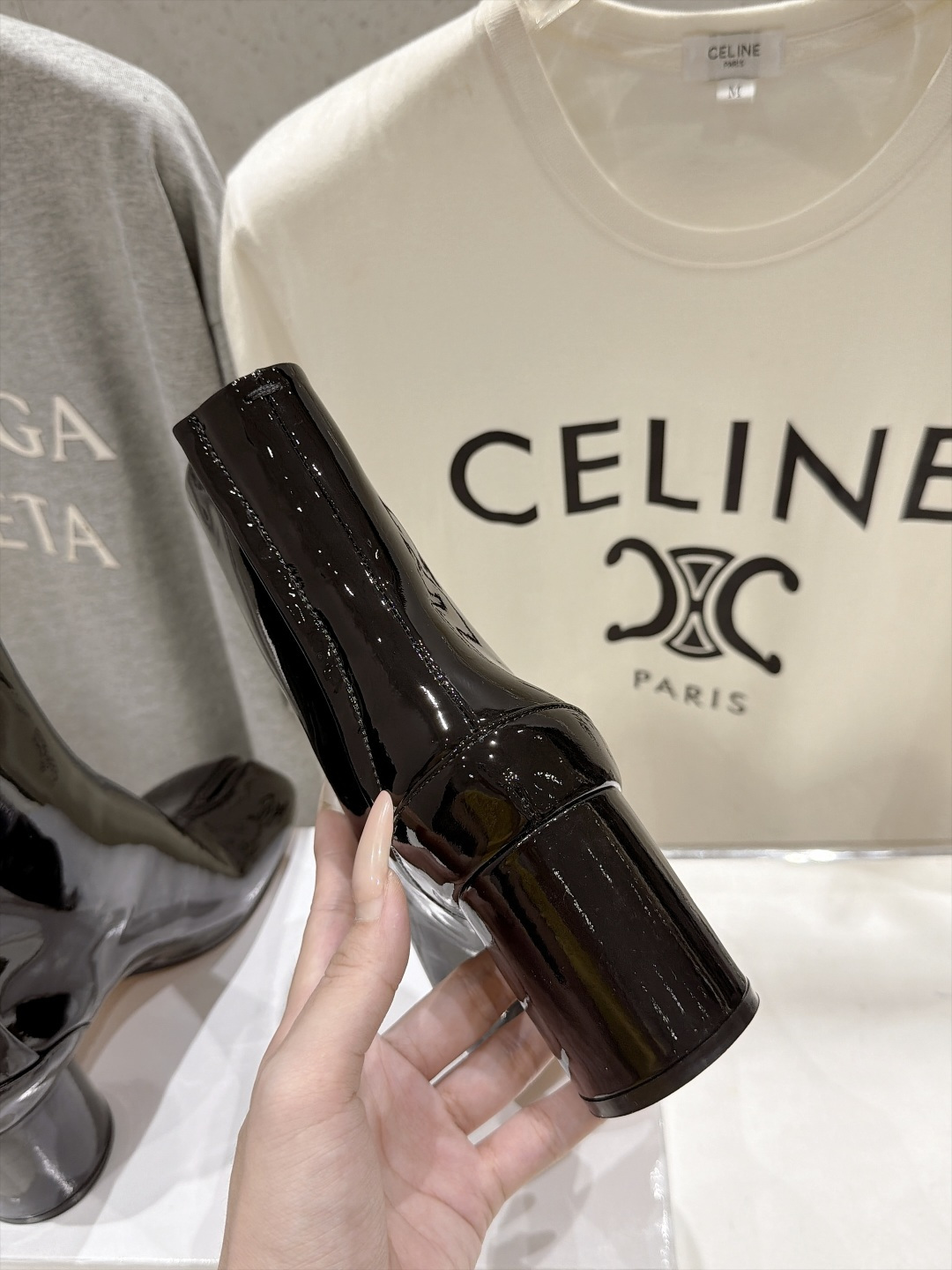 高版本出厂   Maison Margiela MM6马吉拉F020 26ss秋冬季新品分趾靴粗跟短靴 MM6这款分趾短