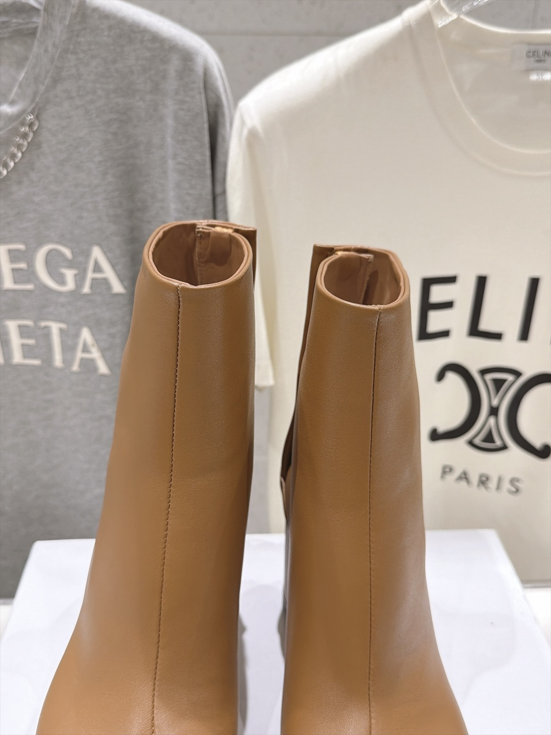 高版本出厂   Maison Margiela MM6马吉拉F020 26ss秋冬季新品分趾靴粗跟短靴 MM6这款分趾短