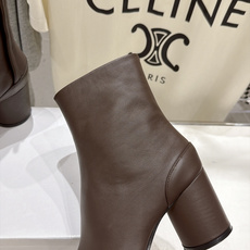 高版本出厂 Maison Margiela MM6马吉拉F020 26ss秋冬季新品分趾靴粗跟短靴 MM6这款分趾短 高版本出厂 Maison Margiela MM6马吉拉F020 26ss秋冬季新品分趾靴粗跟短靴 MM6这款分趾短