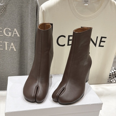 高版本出厂 Maison Margiela MM6马吉拉F020 26ss秋冬季新品分趾靴粗跟短靴 MM6这款分趾短 高版本出厂 Maison Margiela MM6马吉拉F020 26ss秋冬季新品分趾靴粗跟短靴 MM6这款分趾短