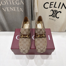 高版本出厂 Gucci 古驰F045 G家26ss新款玛丽珍马衔扣浅口乐福鞋高跟鞋~走秀款,专柜卖爆了 标志性马衔 高版本出厂 Gucci 古驰F045 G家26ss新款玛丽珍马衔扣浅口乐福鞋高跟鞋~走秀款,专柜卖爆了 标志性马衔
