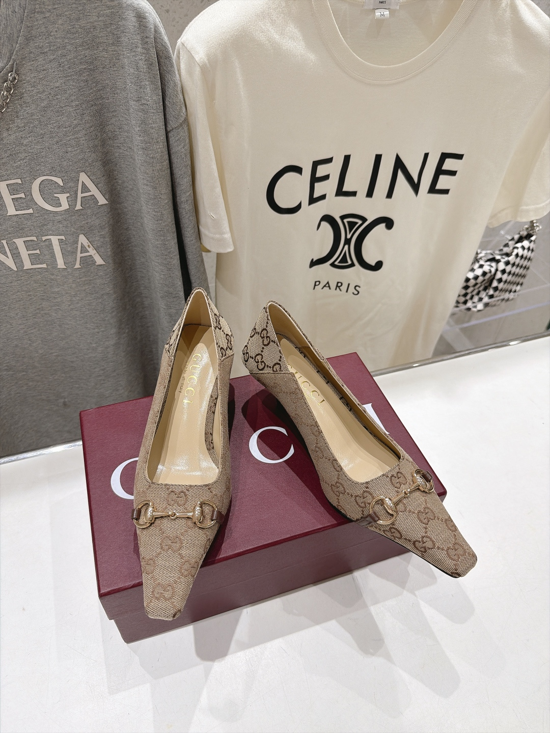 高版本出厂 Gucci 古驰F045 G家26ss新款玛丽珍尖头高跟鞋时装鞋~走秀款,专柜卖爆了 标志性马衔扣配件 高版本出厂 Gucci 古驰F045 G家26ss新款玛丽珍尖头高跟鞋时装鞋~走秀款,专柜卖爆了 标志性马衔扣配件