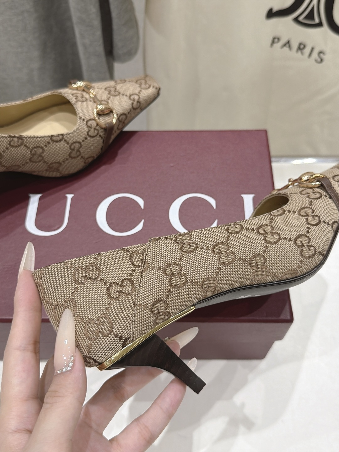 高版本出厂 Gucci 古驰F045 G家26ss新款玛丽珍尖头高跟鞋时装鞋~走秀款,专柜卖爆了 标志性马衔扣配件 高版本出厂 Gucci 古驰F045 G家26ss新款玛丽珍尖头高跟鞋时装鞋~走秀款,专柜卖爆了 标志性马衔扣配件