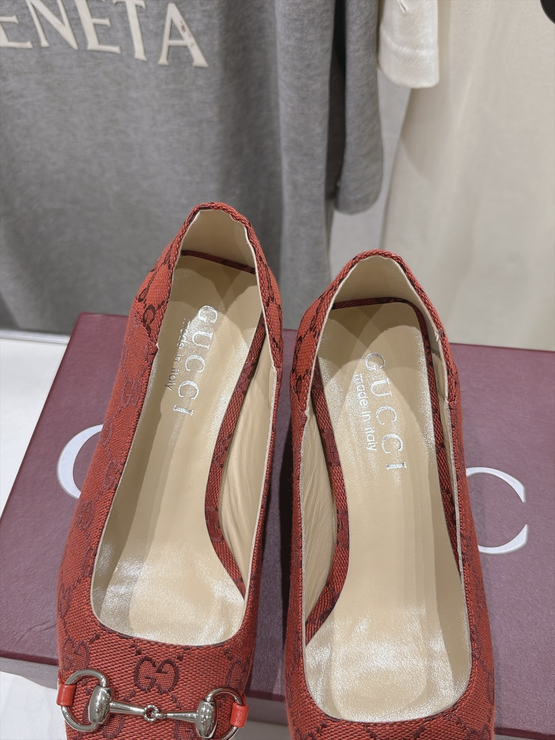 高版本出厂 Gucci 古驰F045 G家26ss新款玛丽珍尖头高跟鞋时装鞋~走秀款,专柜卖爆了 标志性马衔扣配件 高版本出厂 Gucci 古驰F045 G家26ss新款玛丽珍尖头高跟鞋时装鞋~走秀款,专柜卖爆了 标志性马衔扣配件