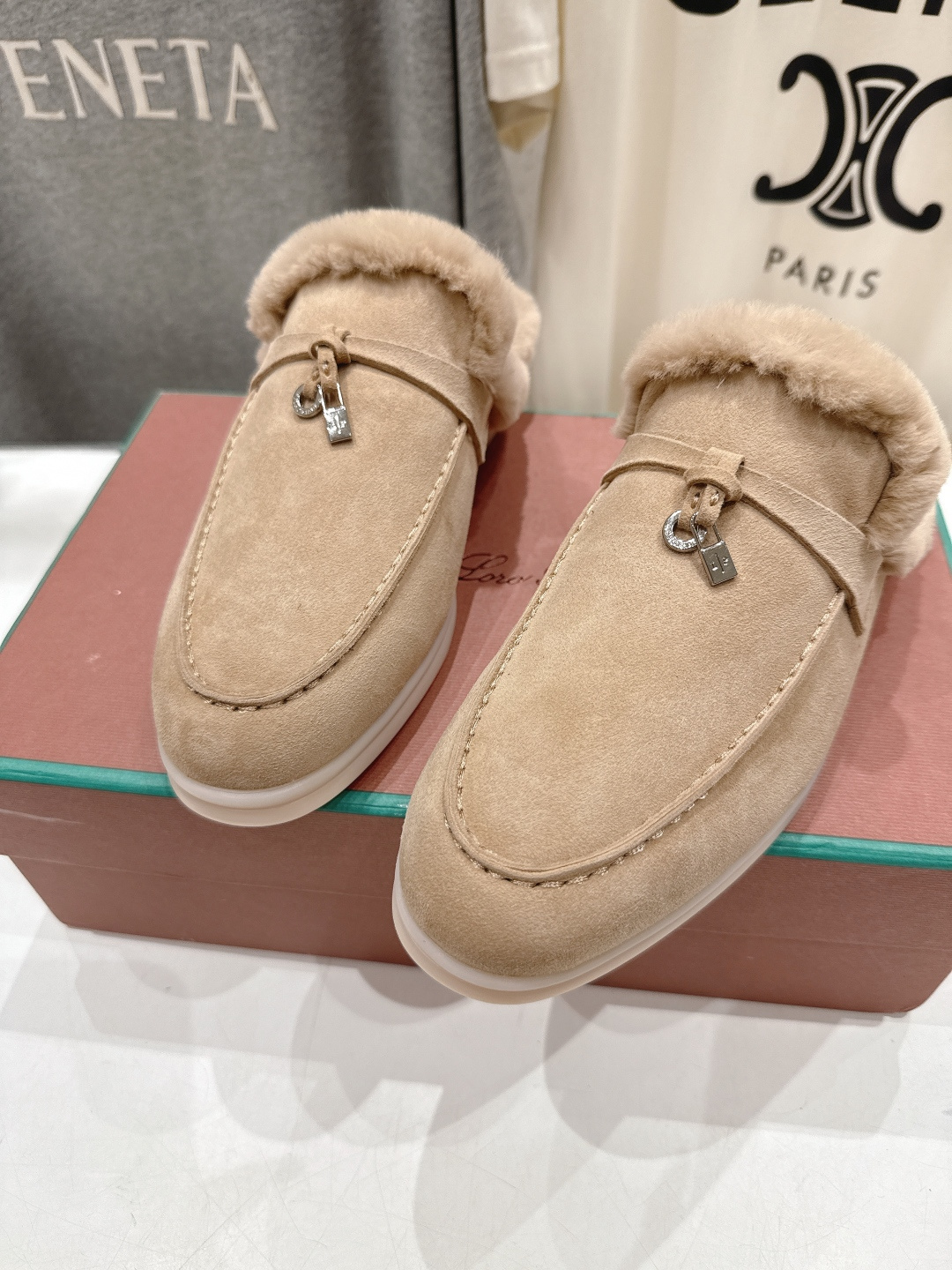 顶级出厂 升级版兔毛  男码+10   Loro Piana* LP🌾万年经典款乐福鞋 简约时尚 脚感超级舒适 一天可以
