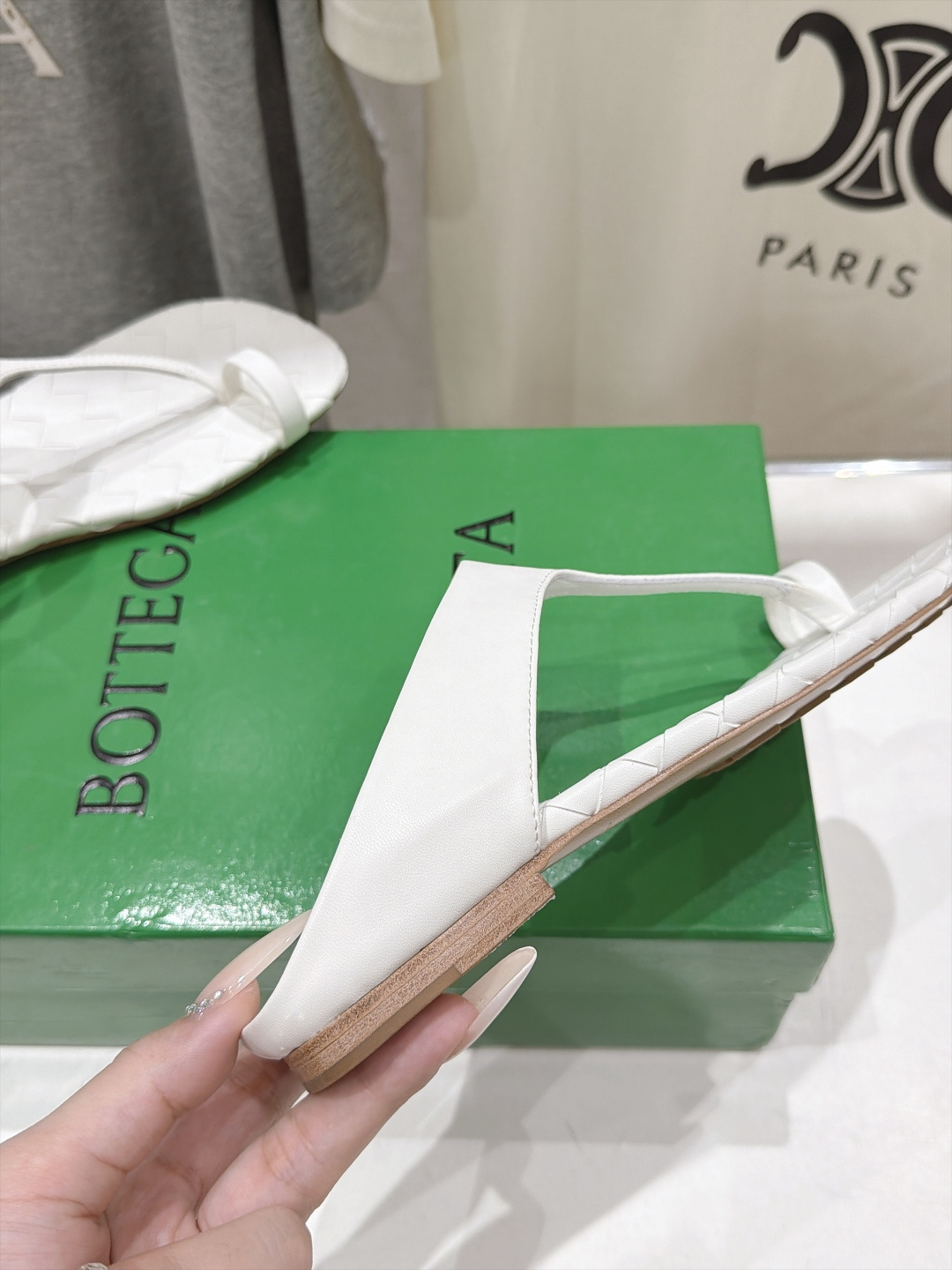 高版本出厂 Bottega Veneta/BV F065 2026ss夏季新款Parco Mule女士编织平底夹脚拖鞋 高版本出厂 Bottega Veneta/BV F065 2026ss夏季新款Parco Mule女士编织平底夹脚拖鞋