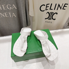 高版本出厂 Bottega Veneta/BV F065 2026ss夏季新款Parco Mule女士编织平底夹脚拖鞋 高版本出厂 Bottega Veneta/BV F065 2026ss夏季新款Parco Mule女士编织平底夹脚拖鞋