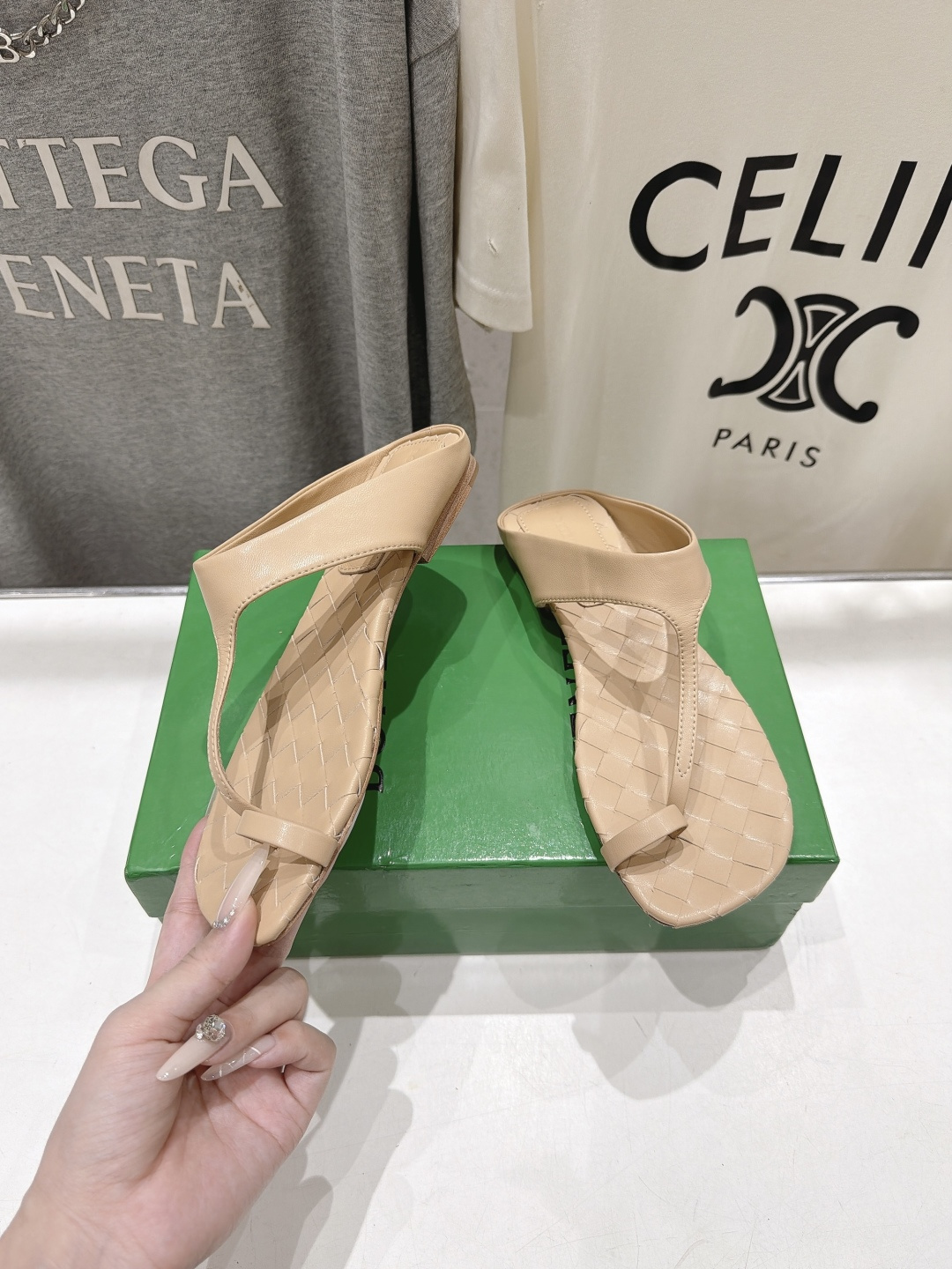 高版本出厂  Bottega Veneta/BV F065 2026ss夏季新款Parco Mule女士编织平底夹脚拖鞋