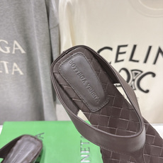 高版本出厂 Bottega Veneta/BV F065 2026ss夏季新款Parco Mule女士编织平底夹脚拖鞋 高版本出厂 Bottega Veneta/BV F065 2026ss夏季新款Parco Mule女士编织平底夹脚拖鞋