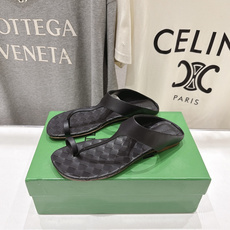 高版本出厂 Bottega Veneta/BV F065 2026ss夏季新款Parco Mule女士编织平底夹脚拖鞋 高版本出厂 Bottega Veneta/BV F065 2026ss夏季新款Parco Mule女士编织平底夹脚拖鞋