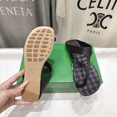 高版本出厂 Bottega Veneta/BV F065 2026ss夏季新款Parco Mule女士编织平底夹脚拖鞋 高版本出厂 Bottega Veneta/BV F065 2026ss夏季新款Parco Mule女士编织平底夹脚拖鞋