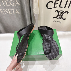 高版本出厂 Bottega Veneta/BV F065 2026ss夏季新款Parco Mule女士编织平底夹脚拖鞋 高版本出厂 Bottega Veneta/BV F065 2026ss夏季新款Parco Mule女士编织平底夹脚拖鞋