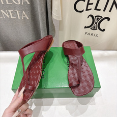 高版本出厂 Bottega Veneta/BV F065 2026ss夏季新款Parco Mule女士编织平底夹脚拖鞋 高版本出厂 Bottega Veneta/BV F065 2026ss夏季新款Parco Mule女士编织平底夹脚拖鞋