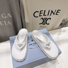 高版本出厂 Prada/普拉达F034 26ss夏季新款情侣款沙滩人字拖拖鞋 这个鞋型真的属于经典不会过时的设计而且 高版本出厂 Prada/普拉达F034 26ss夏季新款情侣款沙滩人字拖拖鞋 这个鞋型真的属于经典不会过时的设计而且