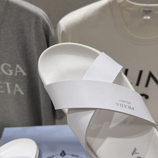 高版本出厂 Prada/普拉达F034 26ss夏季新款情侣款沙滩勃肯拖鞋 这个鞋型真的属于经典不会过时的设计而且符 高版本出厂 Prada/普拉达F034 26ss夏季新款情侣款沙滩勃肯拖鞋 这个鞋型真的属于经典不会过时的设计而且符