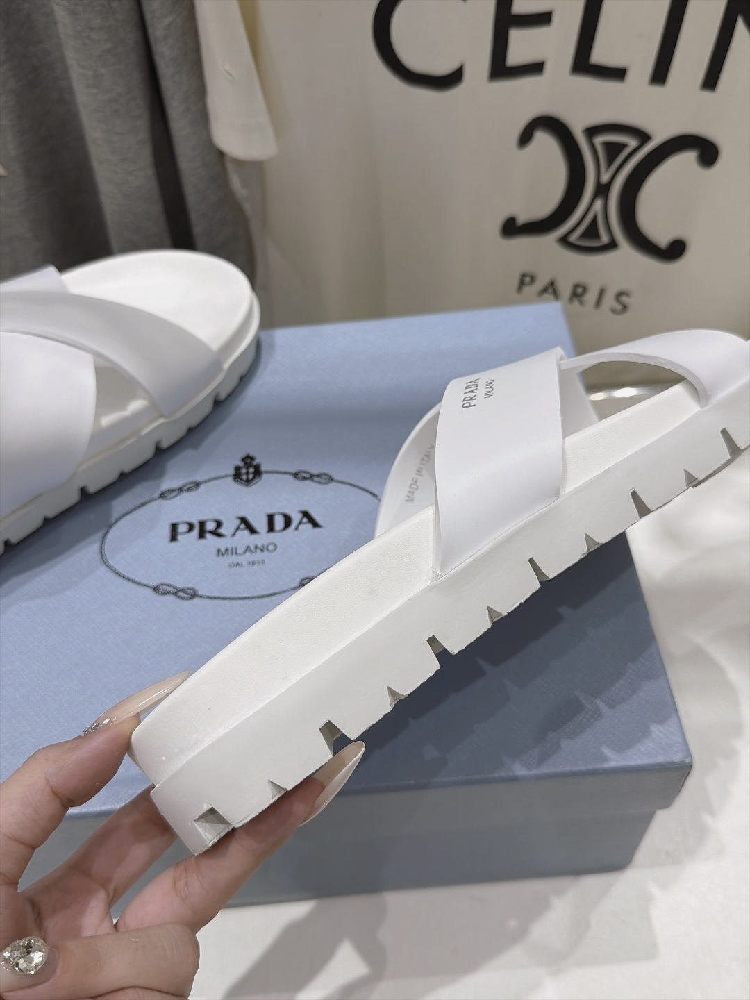 高版本出厂 Prada/普拉达F034 26ss夏季新款情侣款沙滩勃肯拖鞋 这个鞋型真的属于经典不会过时的设计而且符 高版本出厂 Prada/普拉达F034 26ss夏季新款情侣款沙滩勃肯拖鞋 这个鞋型真的属于经典不会过时的设计而且符