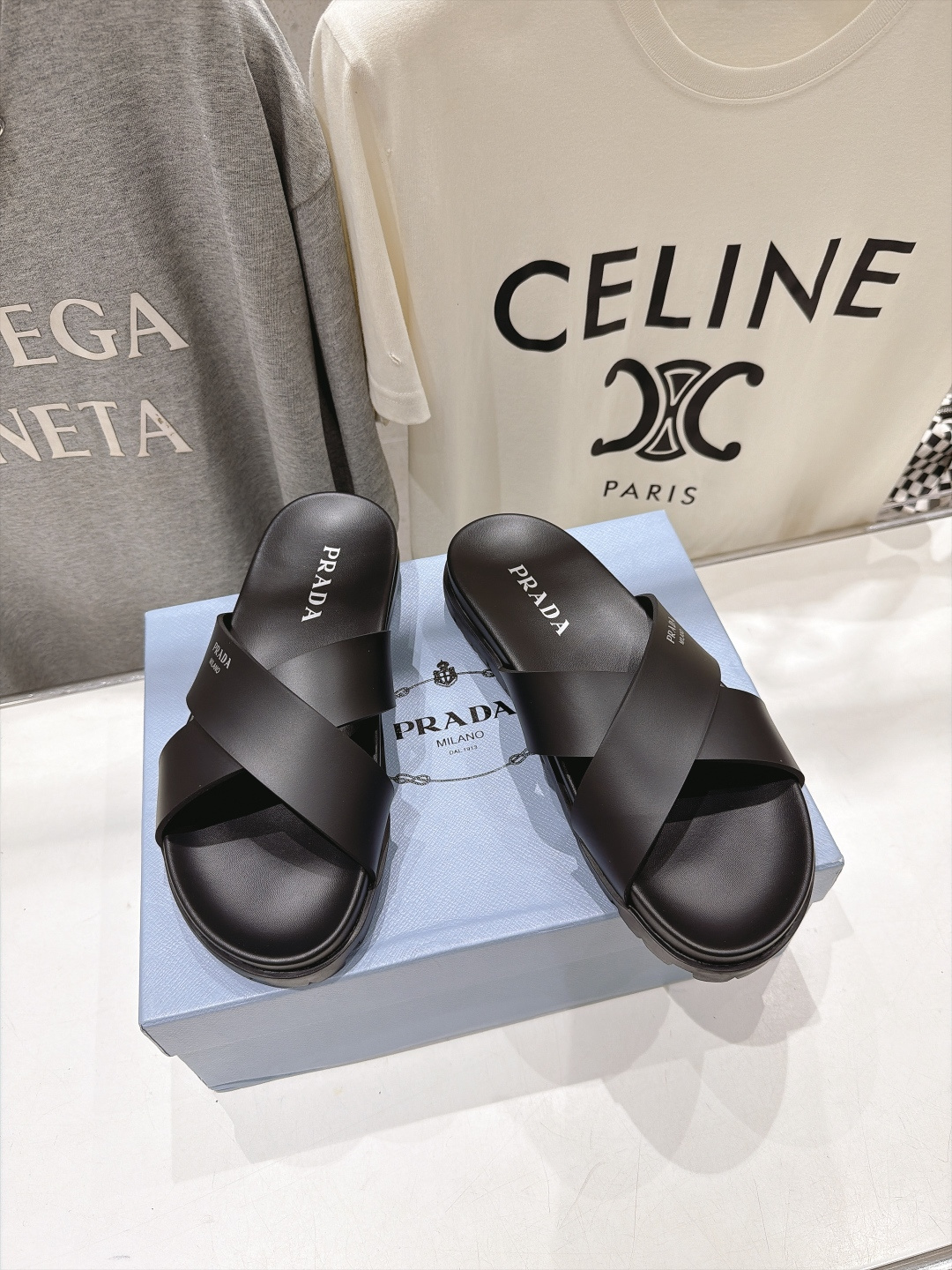高版本出厂   Prada/普拉达F034 26ss夏季新款情侣款沙滩勃肯拖鞋 这个鞋型真的属于经典不会过时的设计而且符