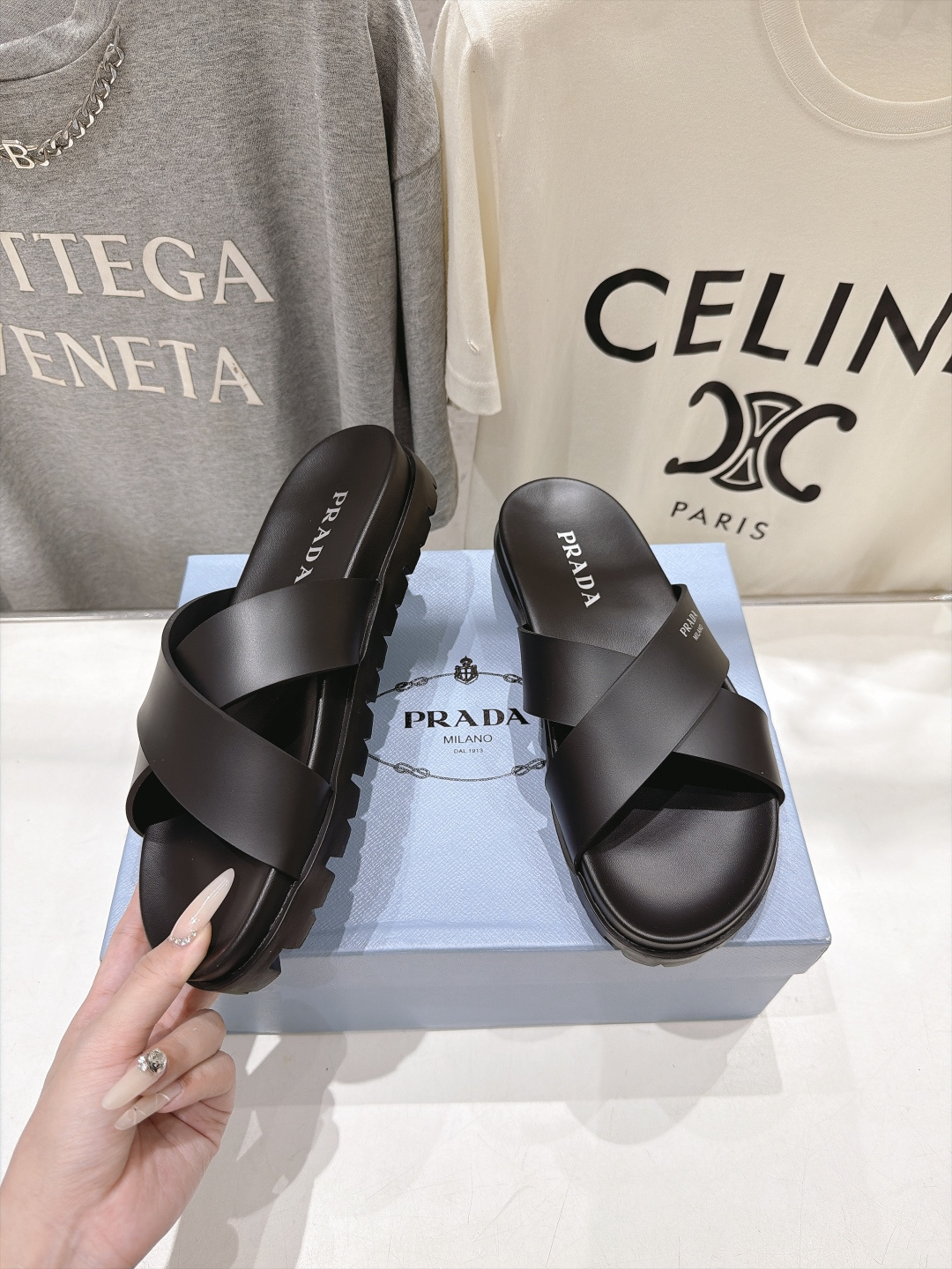 高版本出厂   Prada/普拉达F034 26ss夏季新款情侣款沙滩勃肯拖鞋 这个鞋型真的属于经典不会过时的设计而且符