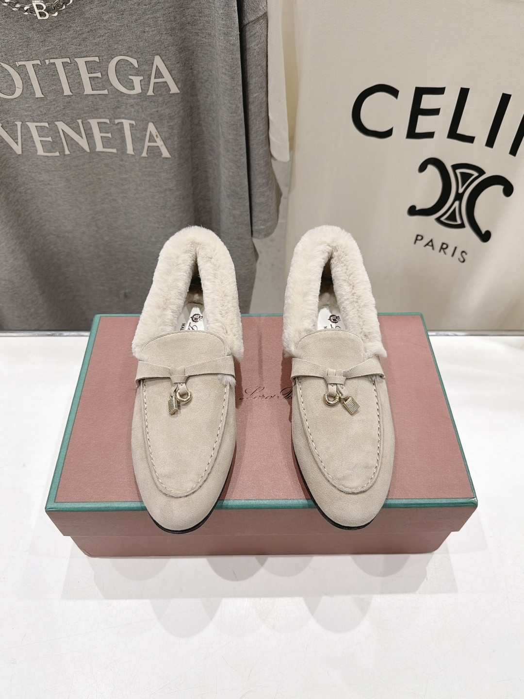 顶级出厂 升级兔毛 男码+10 Loro Piana* LP🌾诺悠翩雅‖2026ss专柜同步冬季新款毛毛鞋平底鞋 顶级出厂 升级兔毛 男码+10 Loro Piana* LP🌾诺悠翩雅‖2026ss专柜同步冬季新款毛毛鞋平底鞋