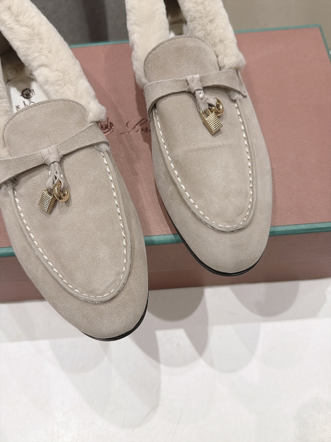 顶级出厂  升级兔毛  男码+10   Loro Piana* LP🌾诺悠翩雅‖2026ss专柜同步冬季新款毛毛鞋平底鞋