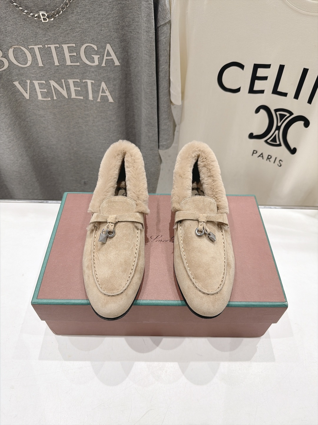 顶级出厂 升级兔毛 男码+10 Loro Piana* LP🌾诺悠翩雅‖2026ss专柜同步冬季新款毛毛鞋平底鞋 顶级出厂 升级兔毛 男码+10 Loro Piana* LP🌾诺悠翩雅‖2026ss专柜同步冬季新款毛毛鞋平底鞋