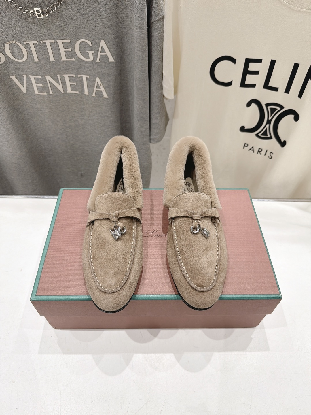 顶级出厂 升级兔毛 男码+10 Loro Piana* LP🌾诺悠翩雅‖2026ss专柜同步冬季新款毛毛鞋平底鞋 顶级出厂 升级兔毛 男码+10 Loro Piana* LP🌾诺悠翩雅‖2026ss专柜同步冬季新款毛毛鞋平底鞋