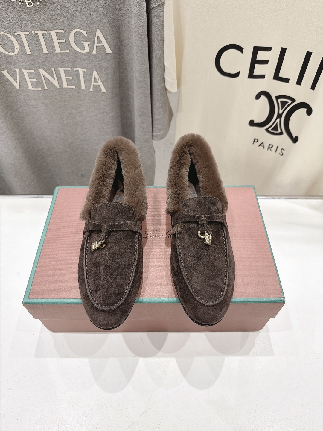 顶级出厂 升级兔毛 男码+10 Loro Piana* LP🌾诺悠翩雅‖2026ss专柜同步冬季新款毛毛鞋平底鞋 顶级出厂 升级兔毛 男码+10 Loro Piana* LP🌾诺悠翩雅‖2026ss专柜同步冬季新款毛毛鞋平底鞋