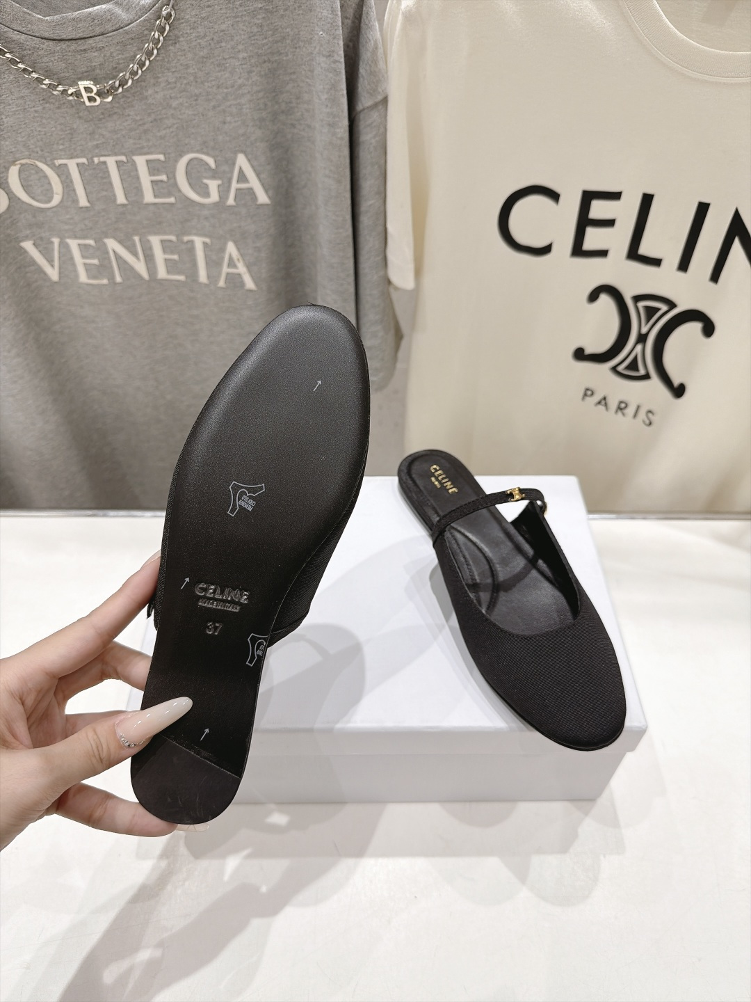 高版本出厂   CELINE*赛琳F025 2026ss思琳新款玛丽珍平底鞋乐福鞋半拖单鞋 网红爆款来袭！各大网红抢先体