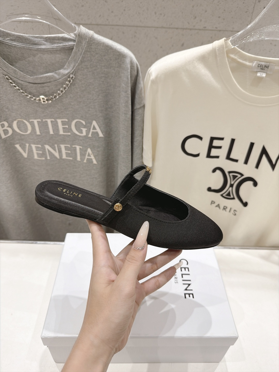 高版本出厂   CELINE*赛琳F025 2026ss思琳新款玛丽珍平底鞋乐福鞋半拖单鞋 网红爆款来袭！各大网红抢先体