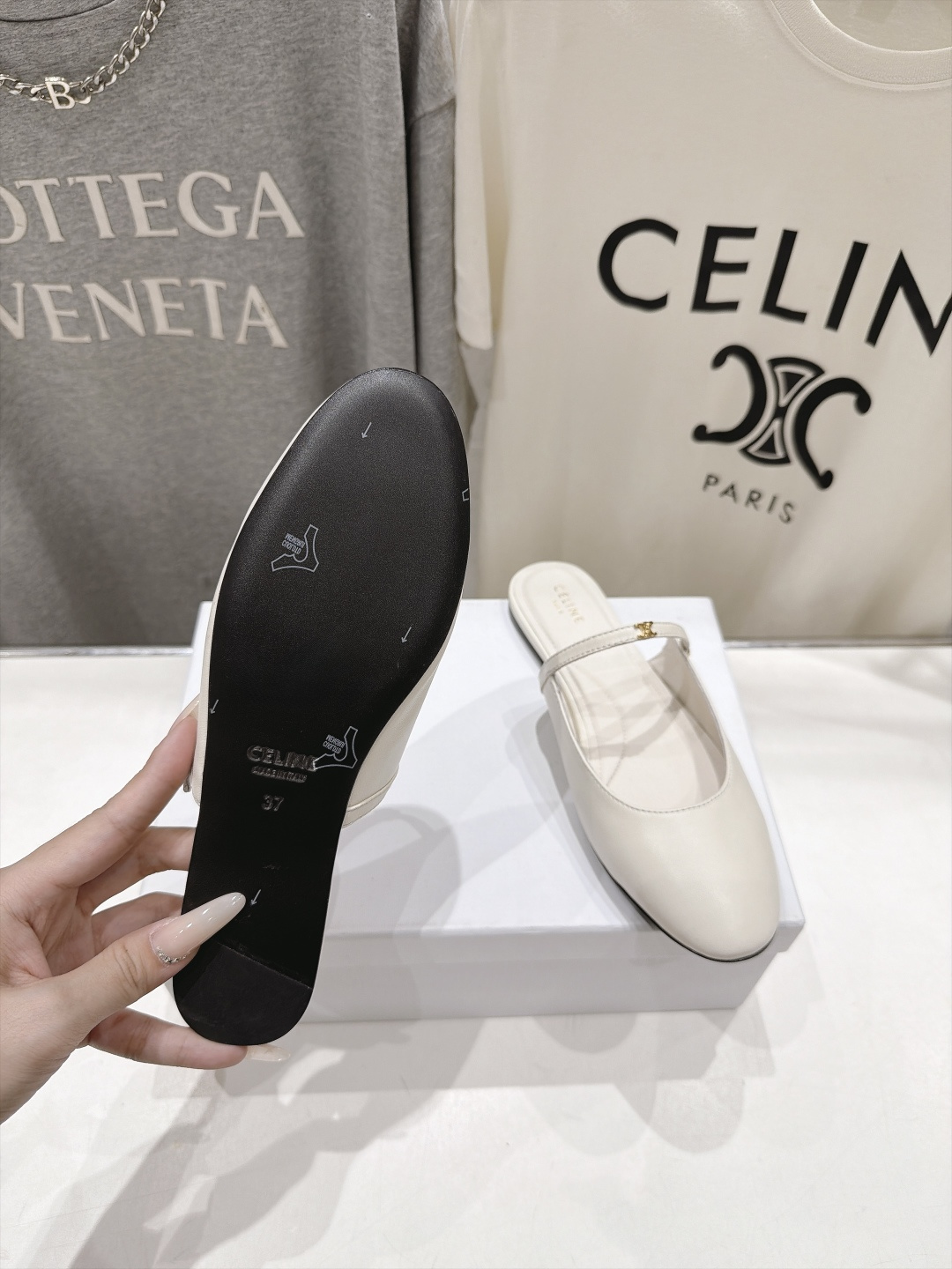 高版本出厂 CELINE*赛琳F025 2026ss思琳新款玛丽珍平底鞋乐福鞋半拖单鞋 网红爆款来袭!各大网红抢先体 高版本出厂 CELINE*赛琳F025 2026ss思琳新款玛丽珍平底鞋乐福鞋半拖单鞋 网红爆款来袭!各大网红抢先体