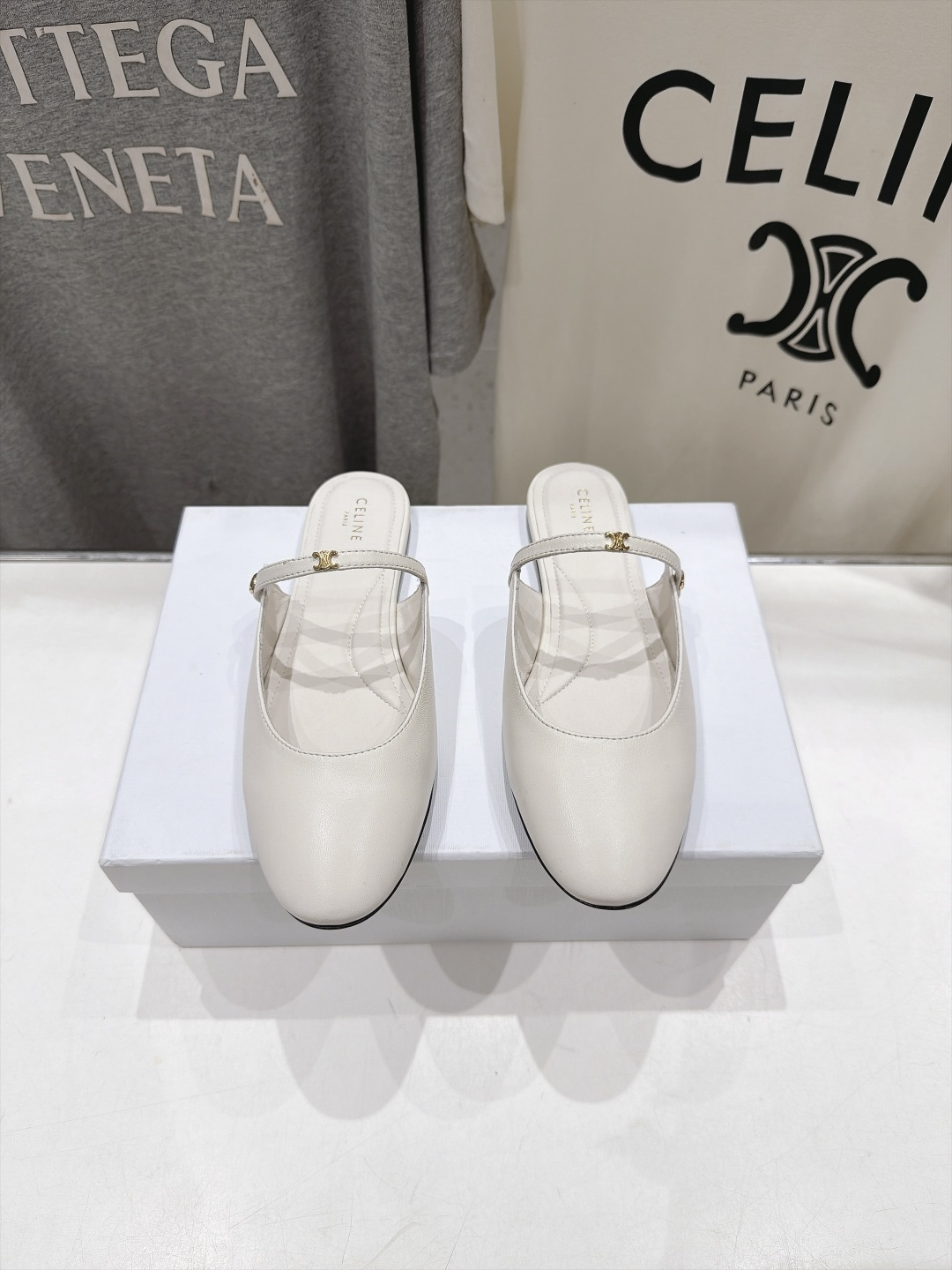 高版本出厂 CELINE*赛琳F025 2026ss思琳新款玛丽珍平底鞋乐福鞋半拖单鞋 网红爆款来袭!各大网红抢先体 高版本出厂 CELINE*赛琳F025 2026ss思琳新款玛丽珍平底鞋乐福鞋半拖单鞋 网红爆款来袭!各大网红抢先体