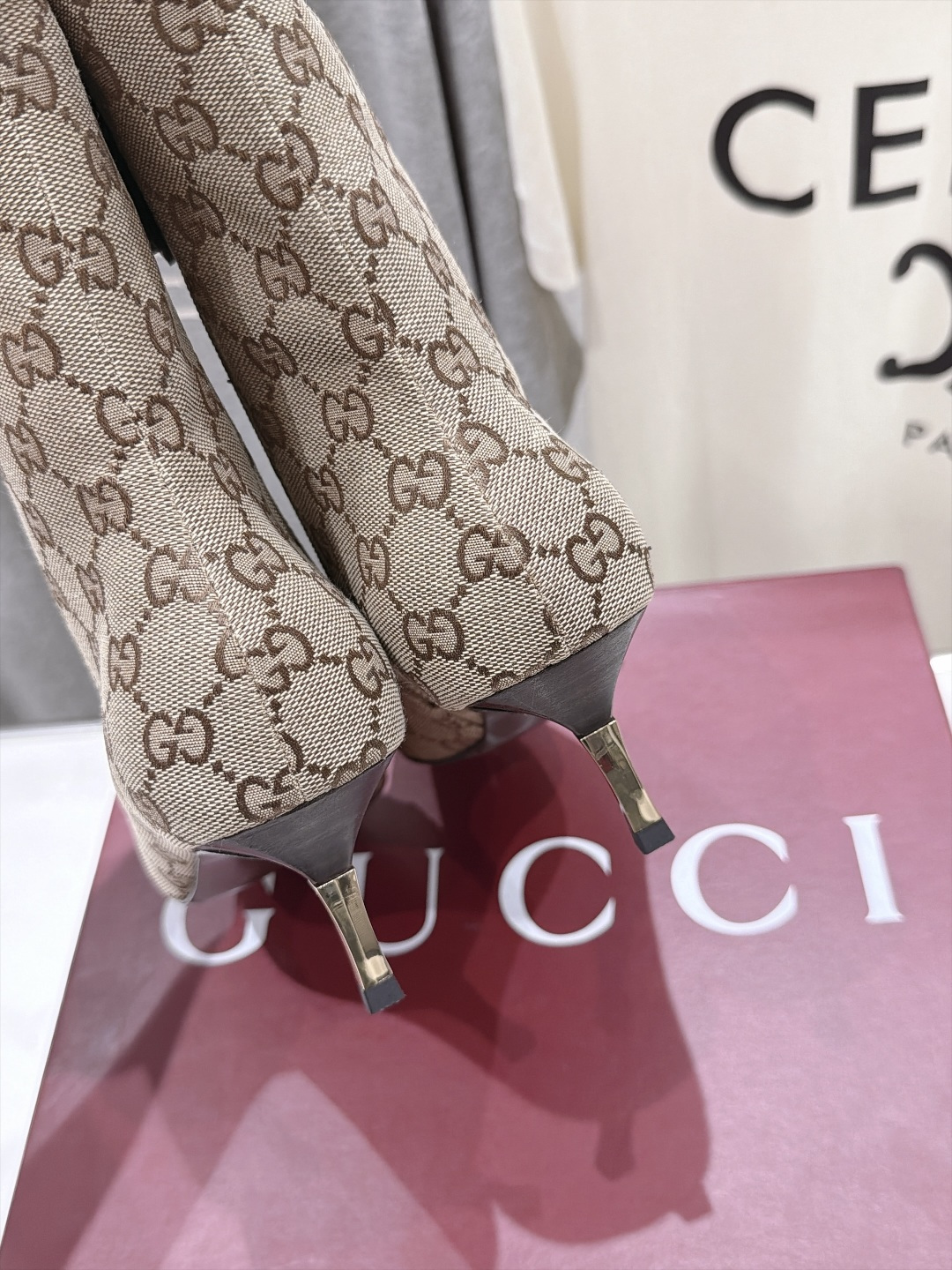 高版本出厂 Gucci古驰F045 G家26ss秋冬新款Bombshell系列尖头高跟短靴 复古轻奢王牌款 古驰尖头瘦瘦