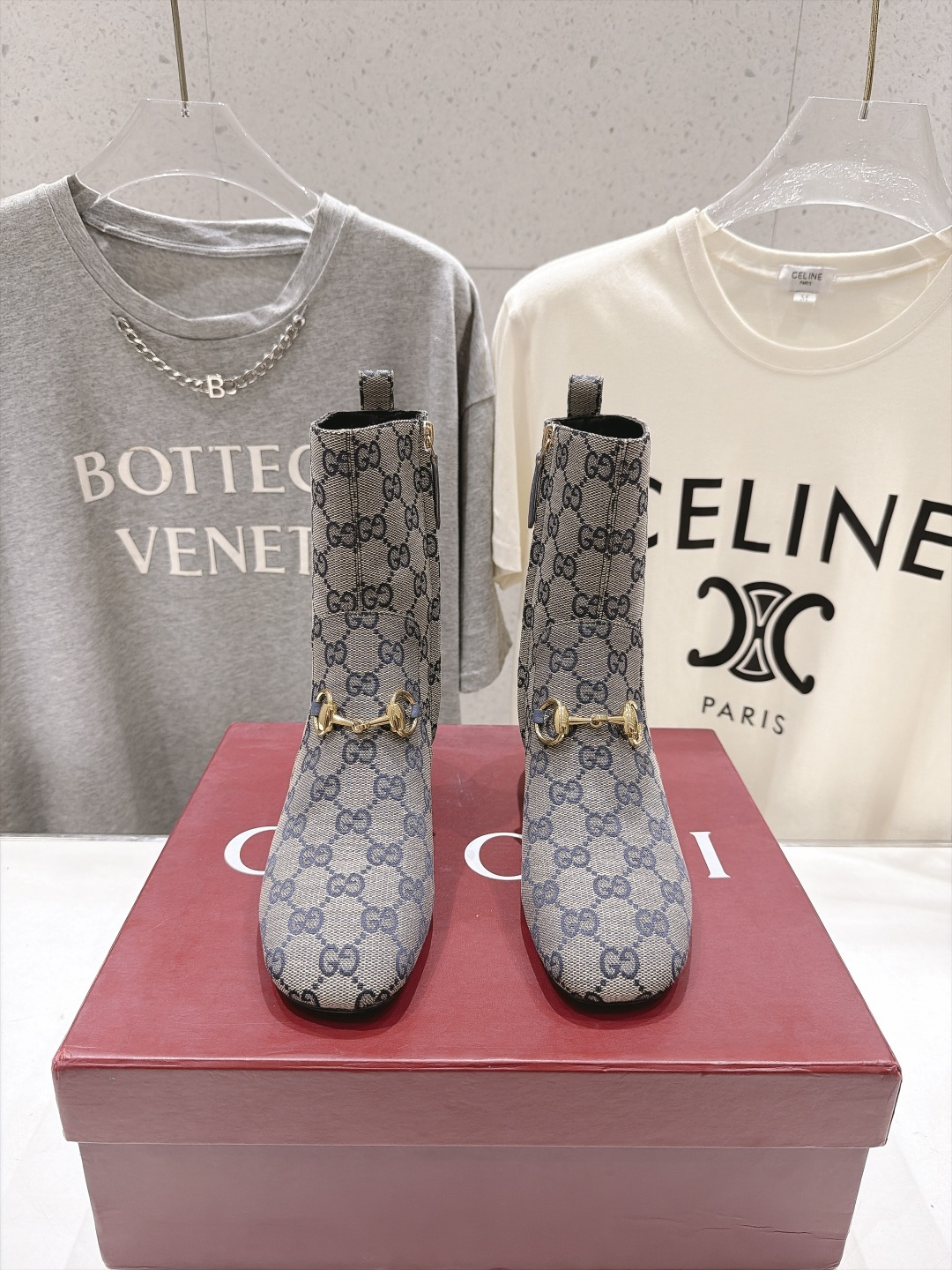 高版本出厂 Gucci古驰F045 G家26ss秋冬新款Bombshell系列方头马衔扣高跟短靴 复古轻奢王牌款 古驰粗 高版本出厂 Gucci古驰F045 G家26ss秋冬新款Bombshell系列方头马衔扣高跟短靴 复古轻奢王牌款 古驰粗