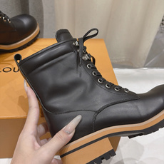 高版本出厂 LOUIS VUITTON F054 26ss LV驴牌新款系带情侣英伦风帅气马丁靴短靴 楦型百搭瘦脚 高版本出厂 LOUIS VUITTON F054 26ss LV驴牌新款系带情侣英伦风帅气马丁靴短靴 楦型百搭瘦脚